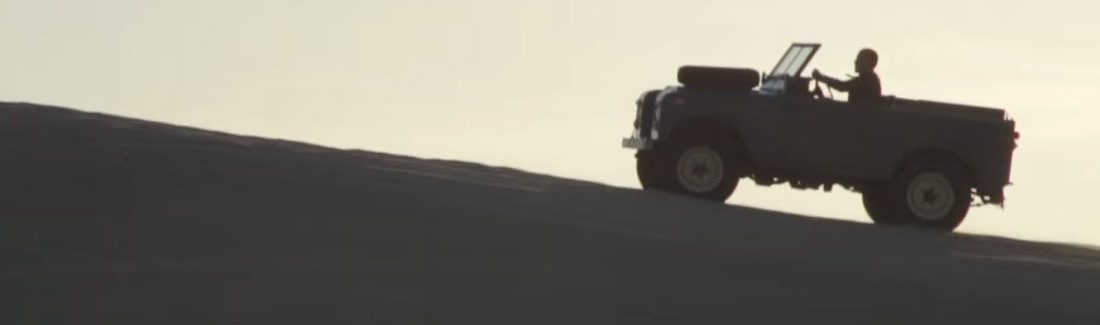 Land Rover a homokban