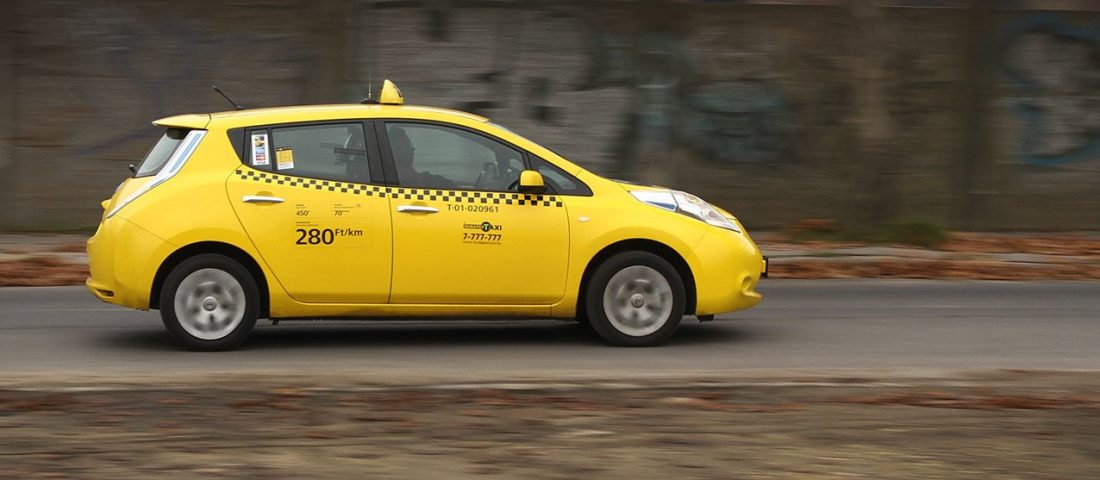 Ez a taxi ingyen tankol. Jó üzlet?