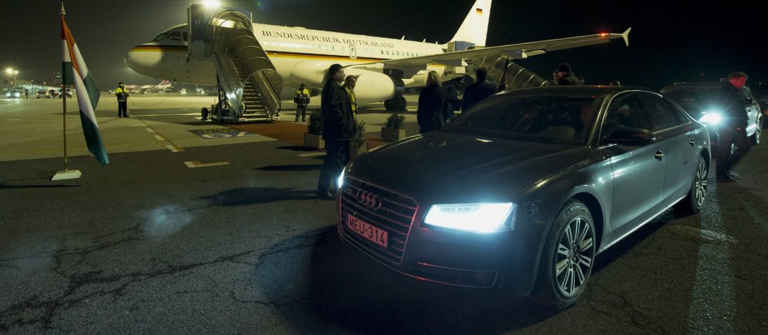 Mit tud a Merkelt védő páncélozott Audi?