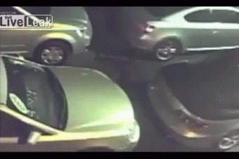 Több tucat autók vertek szét tinédzserek