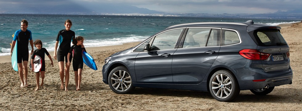 Kompakt egyterű a BMW-től. Nooormális?