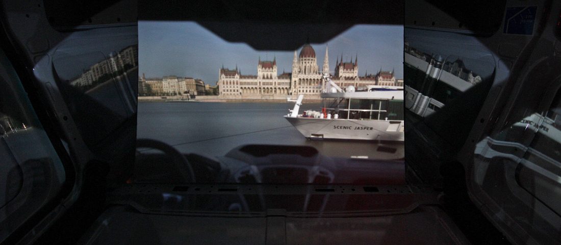 Fényképezőgép Ford furgonból