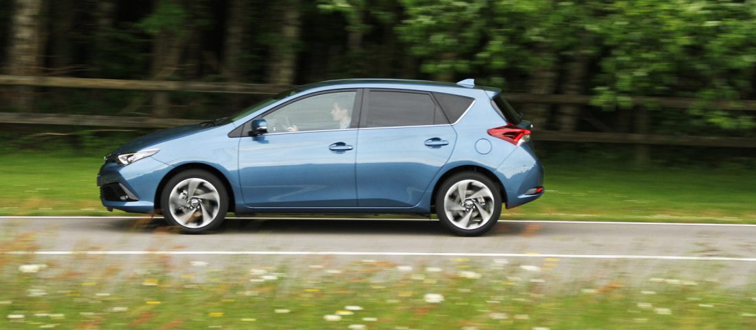 Ezt is megértük: Toyota Auris turbómotorral