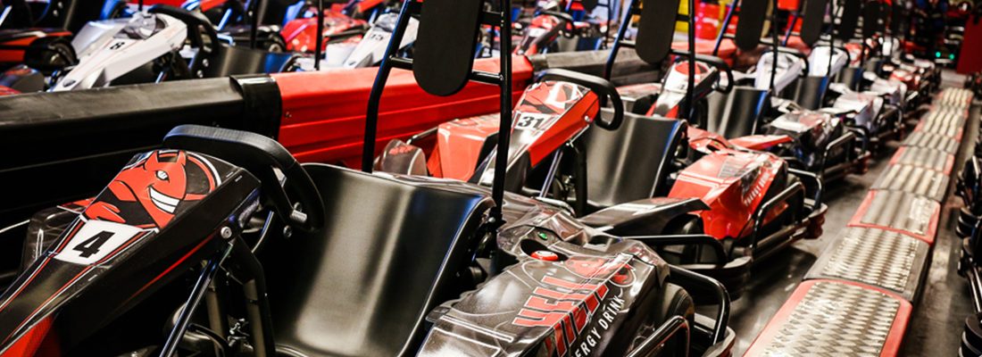 Csak gokartozni akartunk, szexi csajokkal és gazdasági miniszterrel nem számoltunk