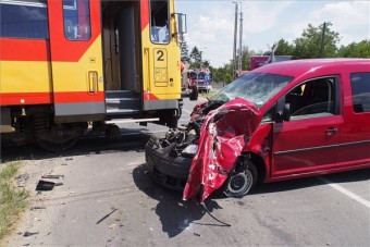 Vonat ütközött személyautóval Orosházán