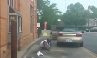 Így jár, aki lusta kiszállni a kocsiból