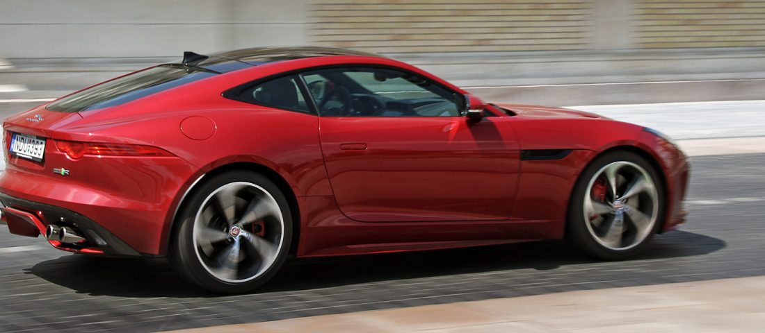 Jaguar F-Type R: menni nem is muszáj vele