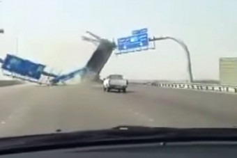 Feledékeny kamionos pusztít az autópályán