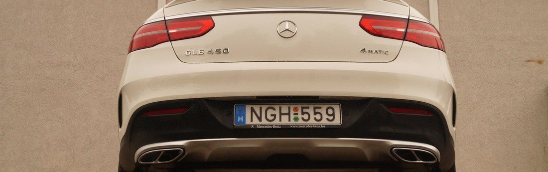 Hölgyeim és uraim, íme, a Mercedes X6-os!
