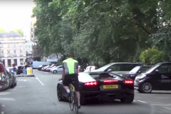 Bringás és lamborghinis harca az utcán