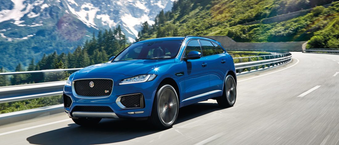 Karkötővel nyílik a Jaguar első SUV-ja, az F-Pace