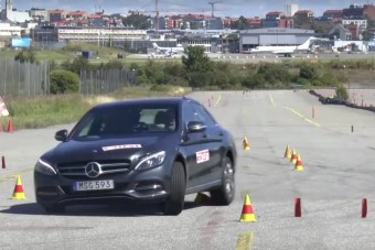 Ismét jávorszarvastesztet bukott a Mercedes