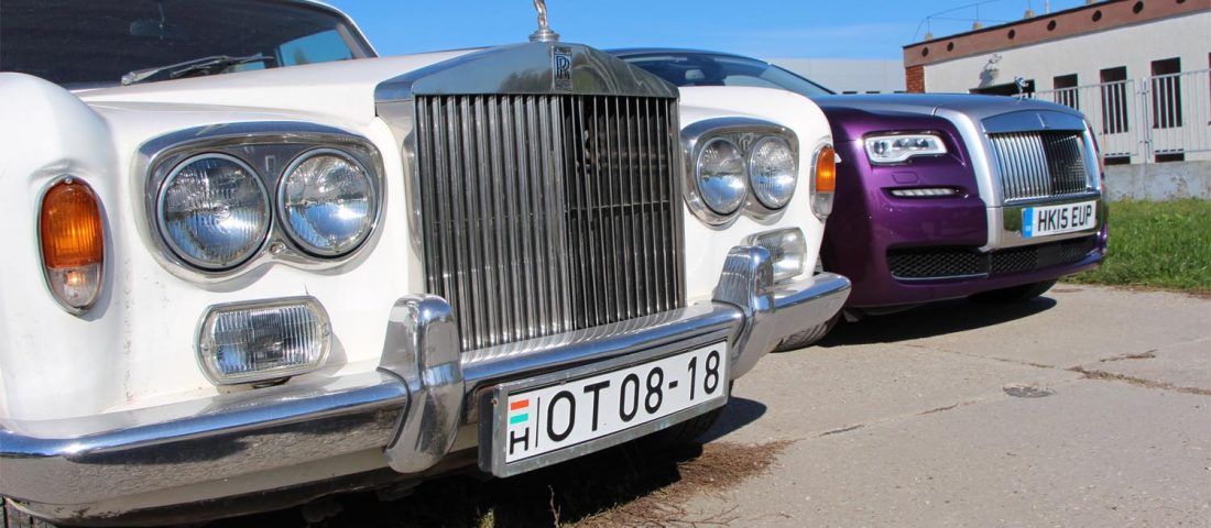 Az öreg magyar Rolls üdvözli az ifjakat