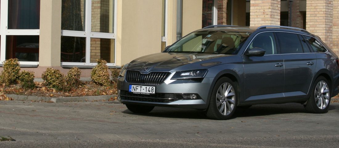 Teszt: Škoda Superb Combi 2,0 TDI Style