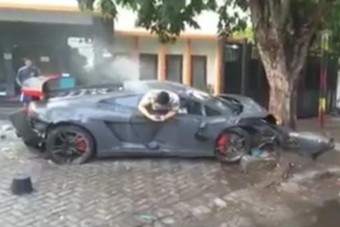 Halálos gázolás után SMS-ezgetett a luxusautó sofőrje