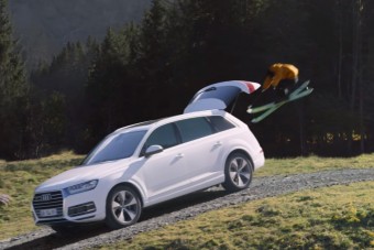 Az egy dolog, hogy hó nélkül síel, de végül egy csomagtartóban landol