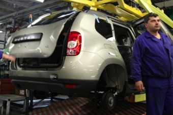 Emeli a fizetéseket a Dacia