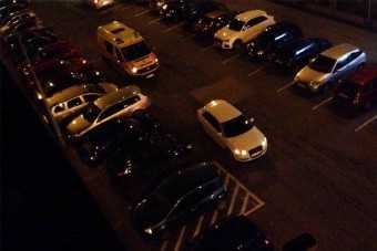 Mentőt akadályozott a győri autós